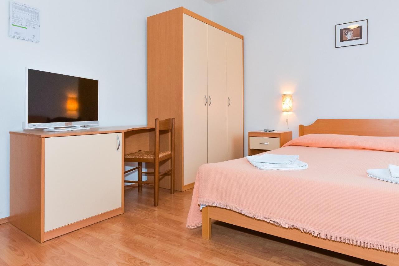 Apartments Adria ビオグラード・ナ・モル 部屋 写真